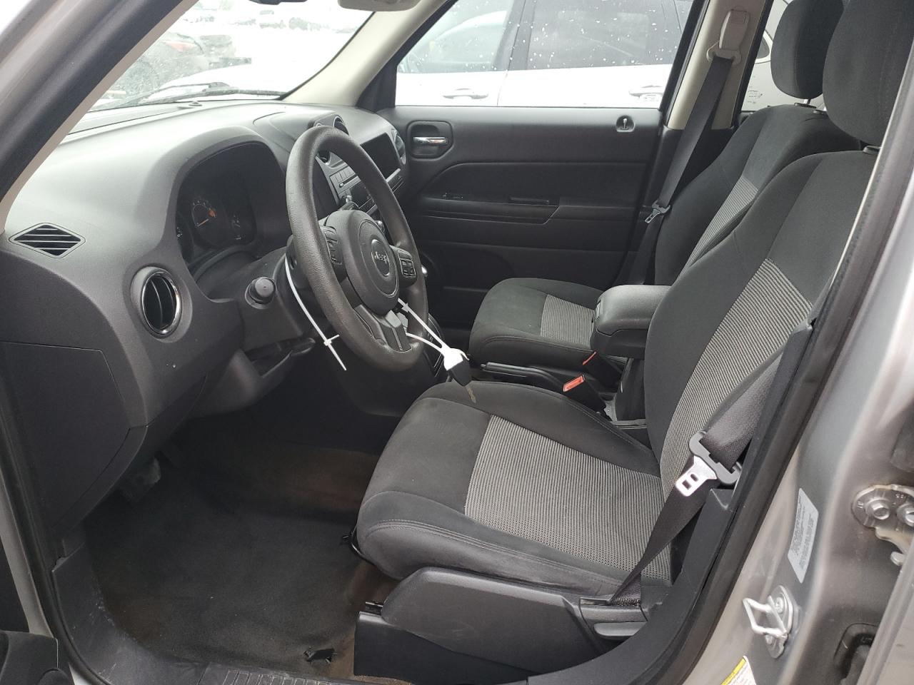 2017 Jeep Liberty (Patriot) - Image 7