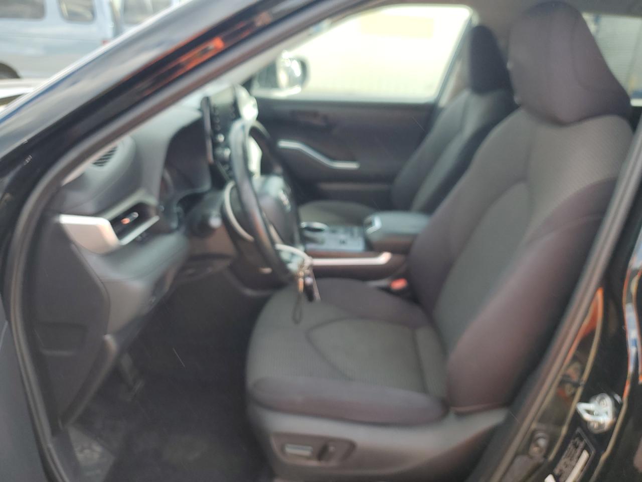 2022 Toyota Highlander - Image 7