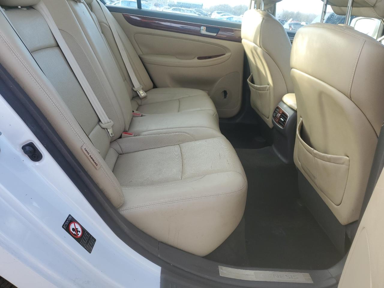 2013 Hyundai Genesis - Image 11