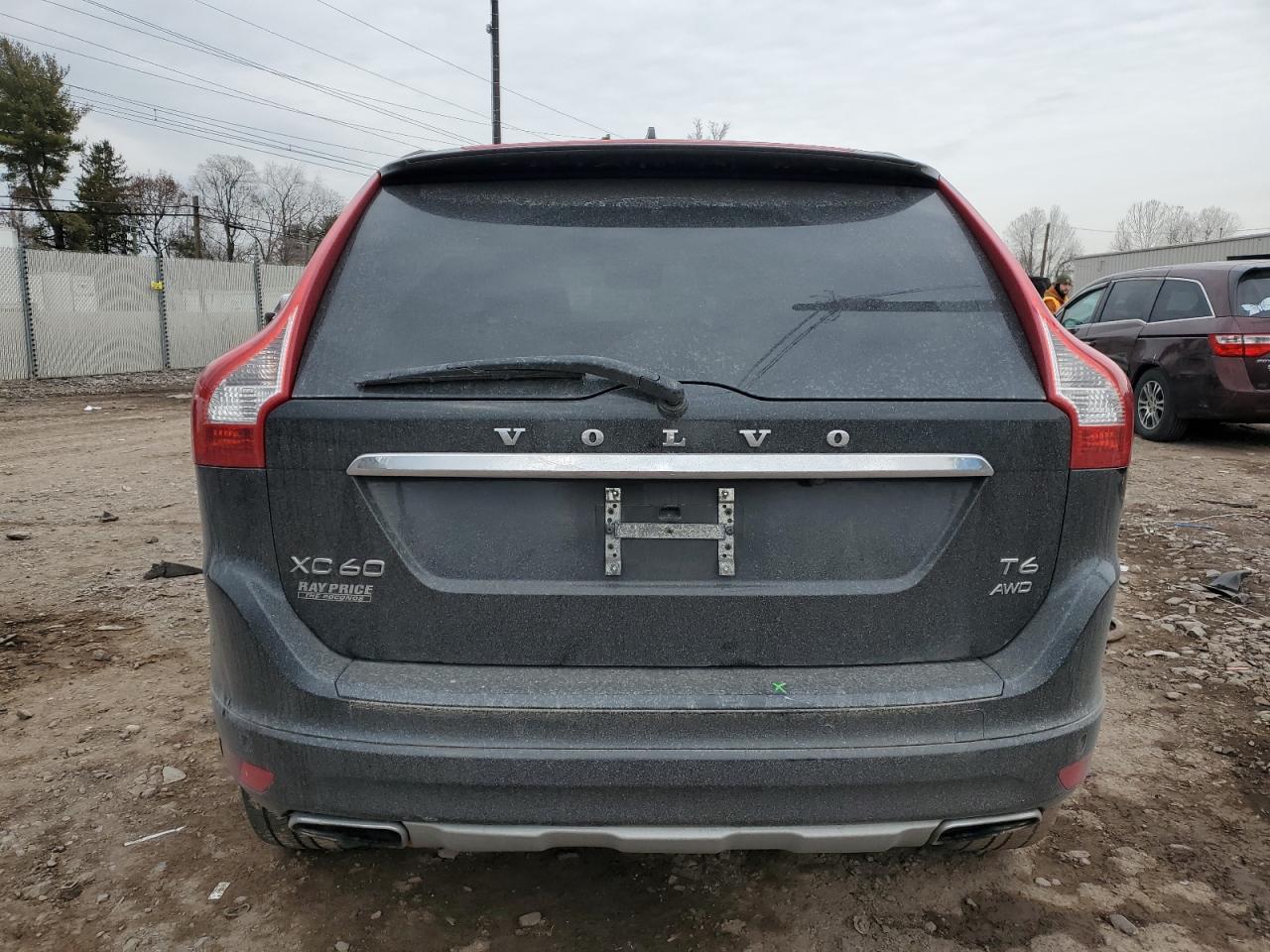 2017 Volvo XC60 - Image 6