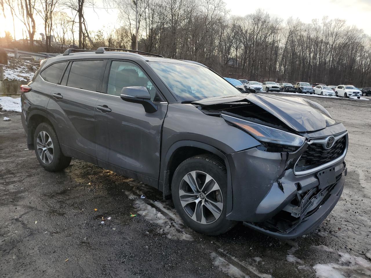 2022 Toyota Highlander - Image 4