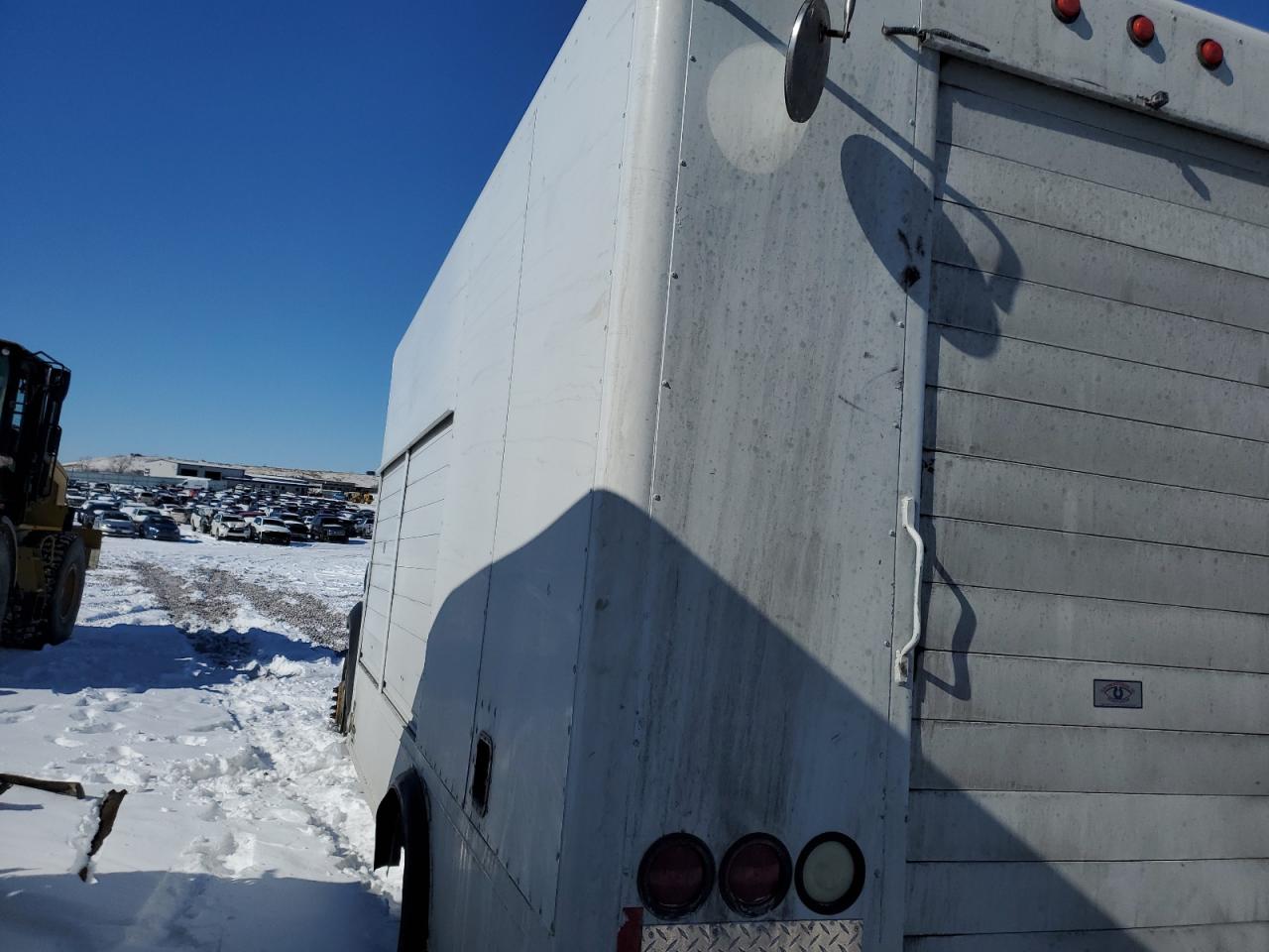 2006 Ford F450 - Image 2