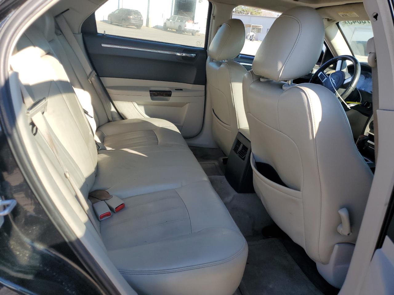 2007 Chrysler 300 - Image 10