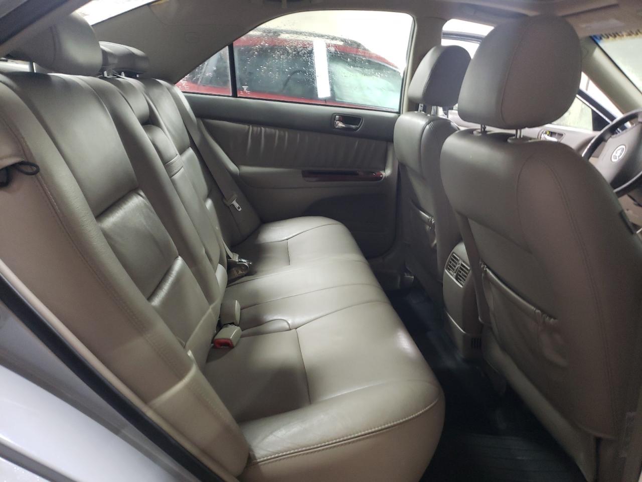 2005 Toyota Camry - Image 10