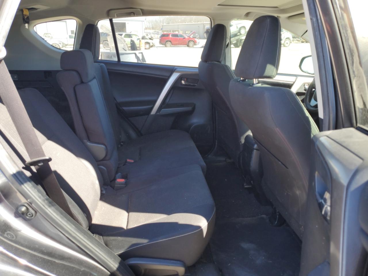 2018 Toyota RAV 4 - Image 11