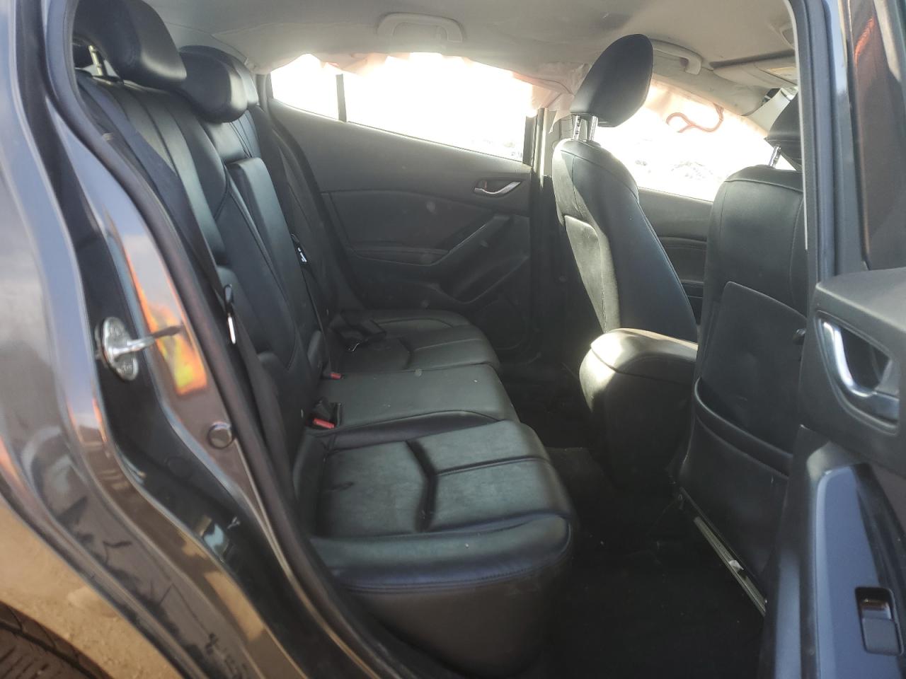 2018 Mazda 3 - Image 10