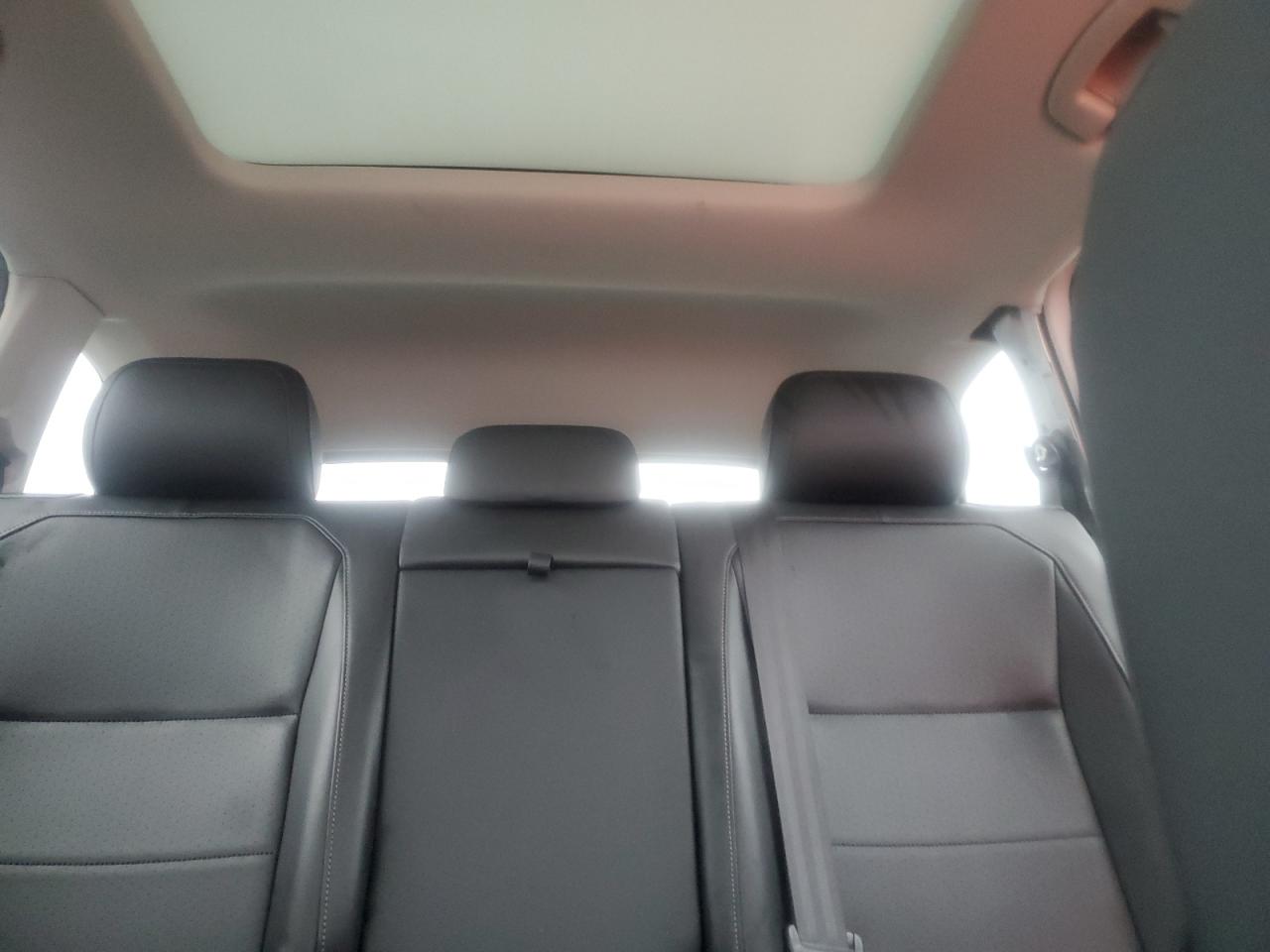 2020 Volkswagen Tiguan - Image 10