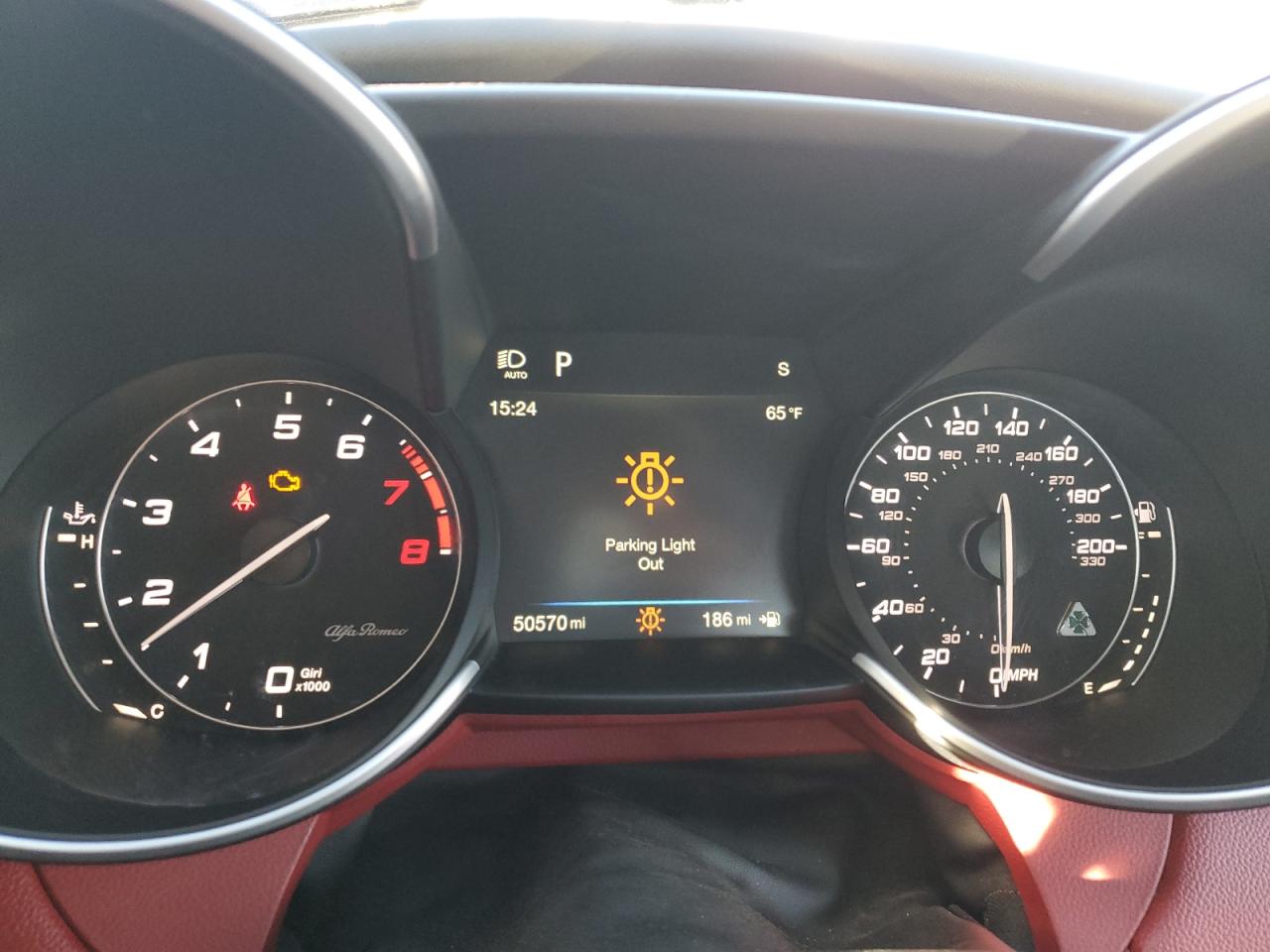2018 Alfa Romeo Giulia - Image 9