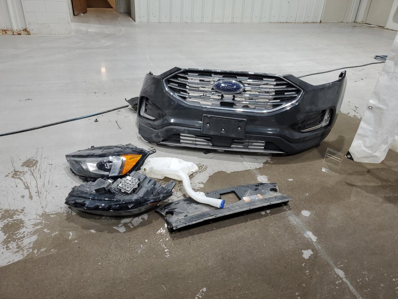 2021 Ford Edge - Image 13