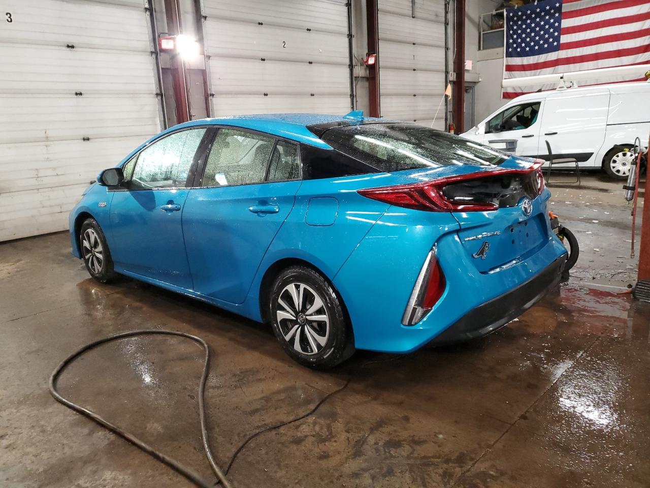 2017 Toyota Prius - Image 2