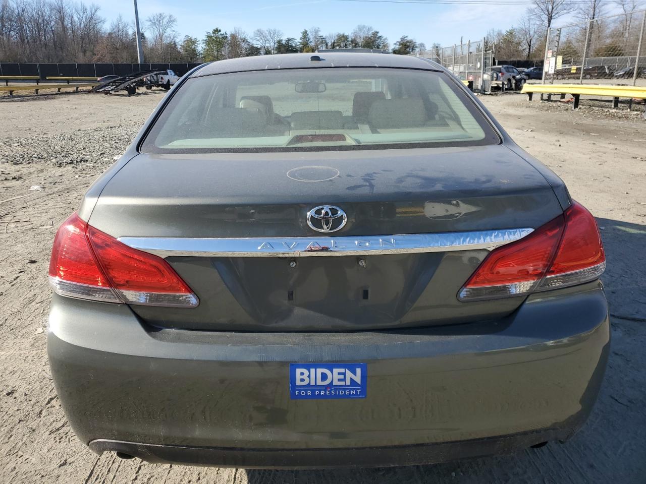2011 Toyota Avalon - Image 6