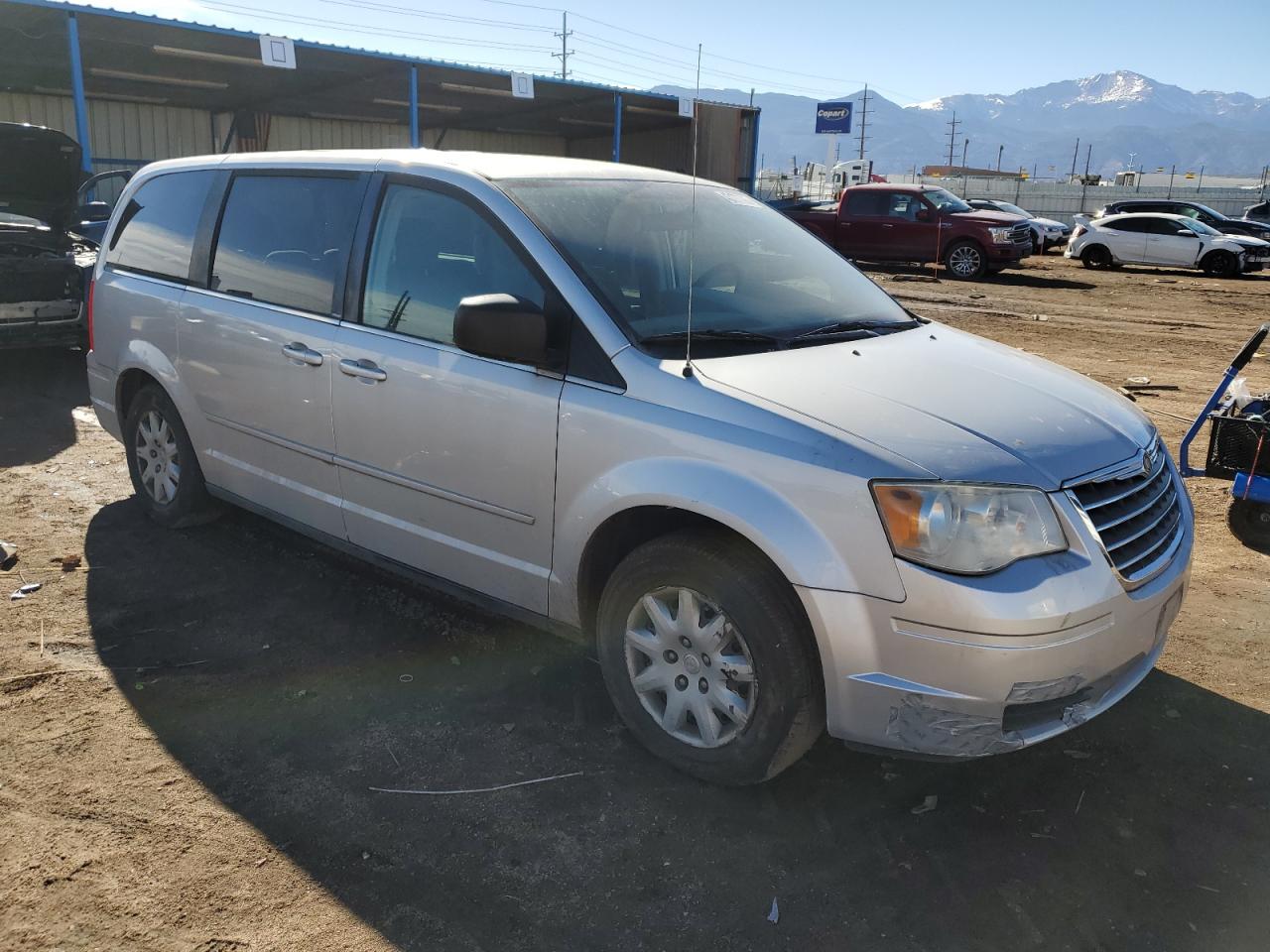 2009 Chrysler Town & Country - Image 4