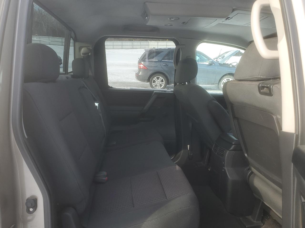 2008 Nissan Titan - Image 10