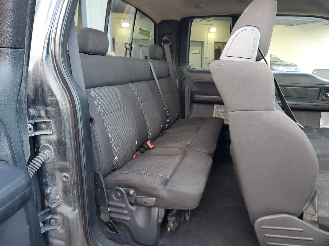 2004 Ford F-150 - Image 10