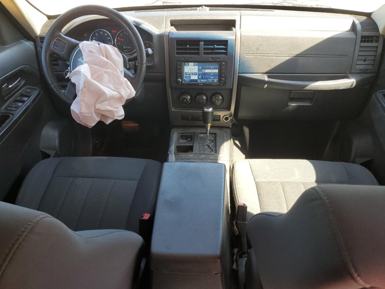 2012 Jeep Liberty (North America) - Image 8