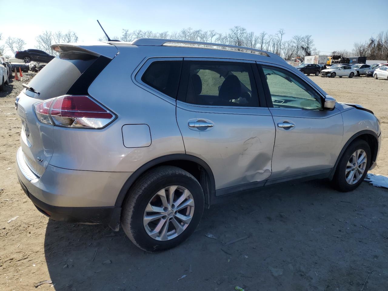 2015 Nissan Rogue - Image 3