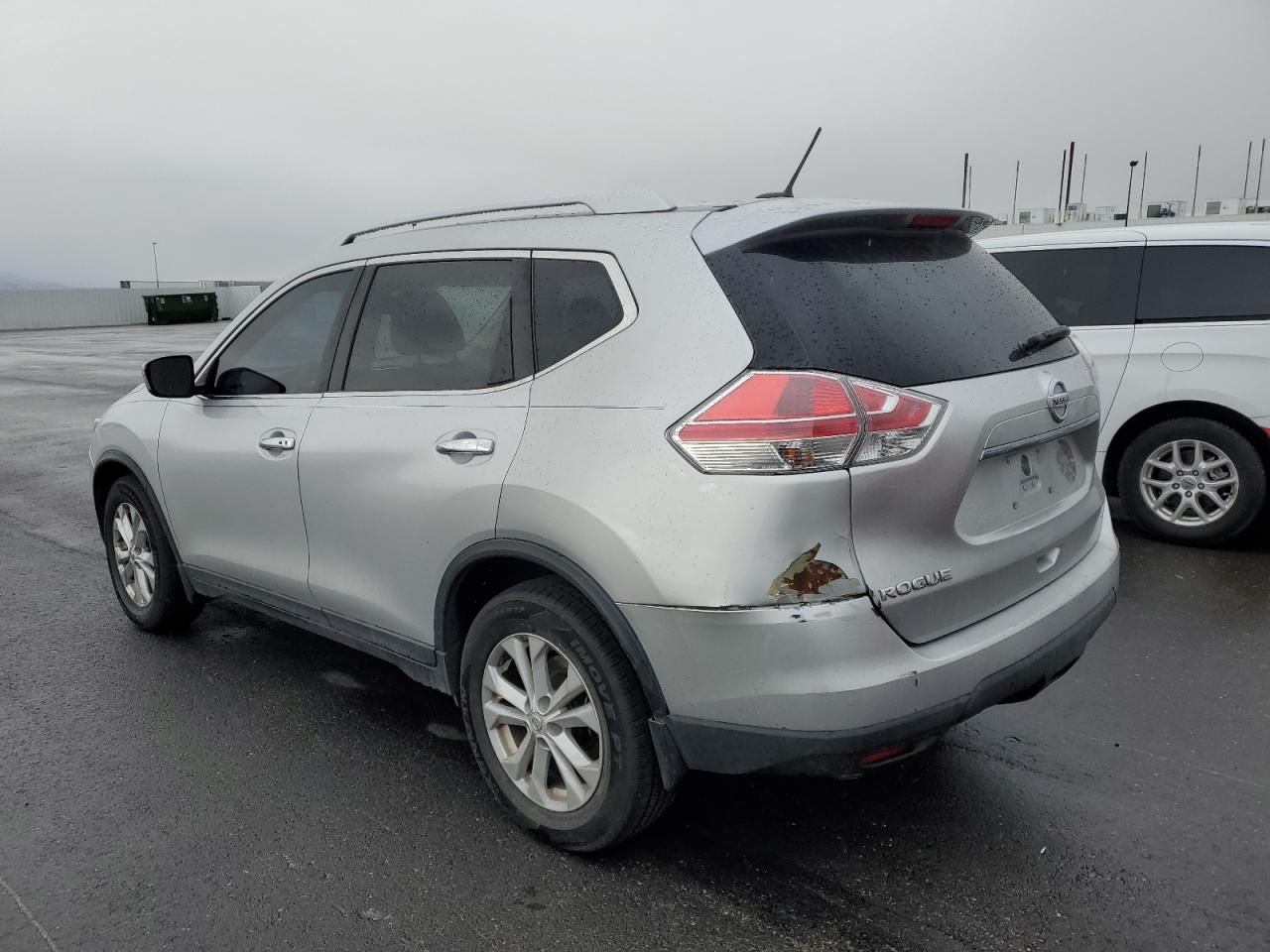 2016 Nissan Rogue - Image 2