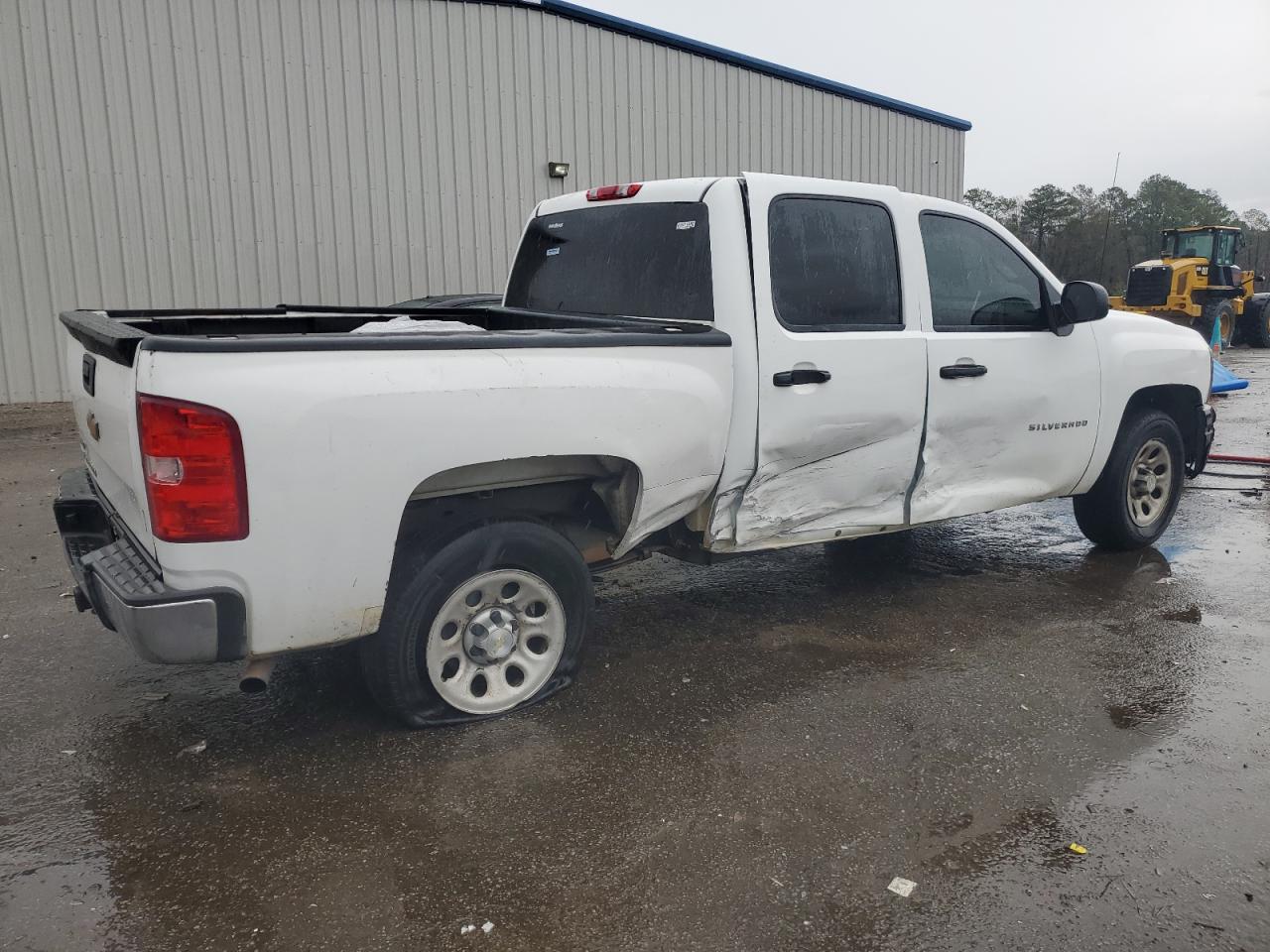 2011 Chevrolet Silverado - Image 3