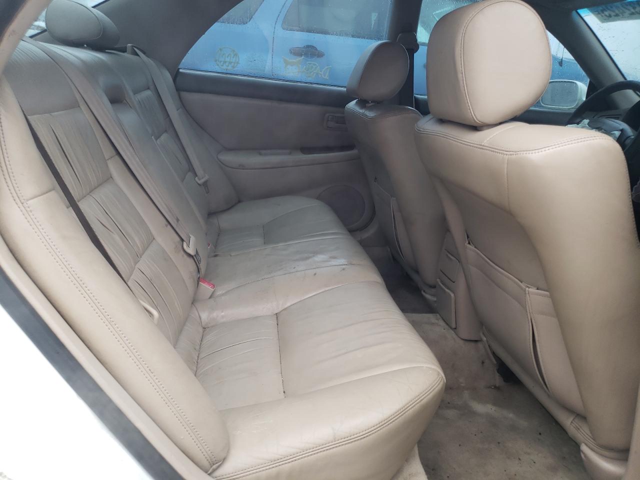 1998 Lexus ES - Image 10