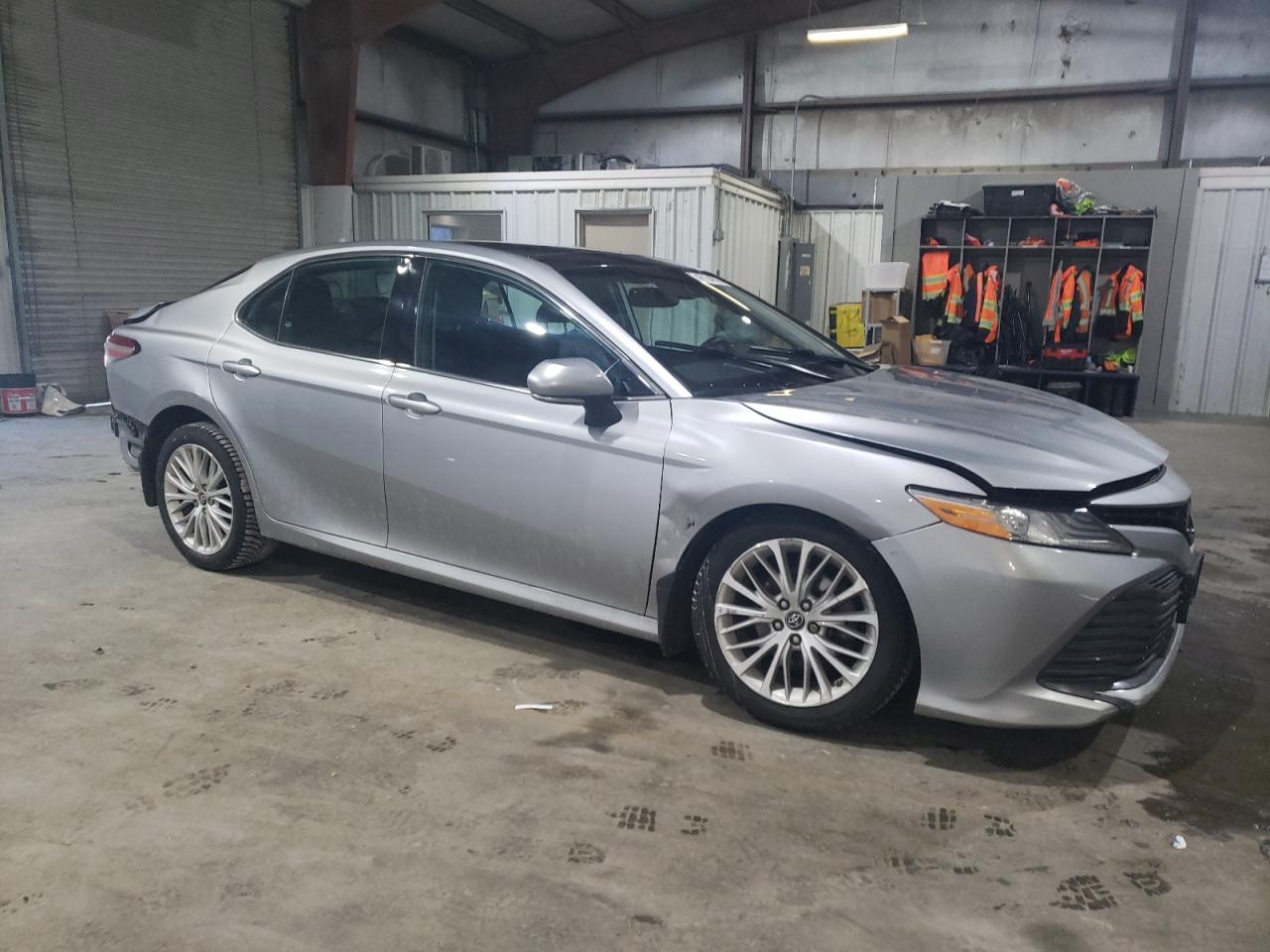 2019 Toyota Camry - Image 4