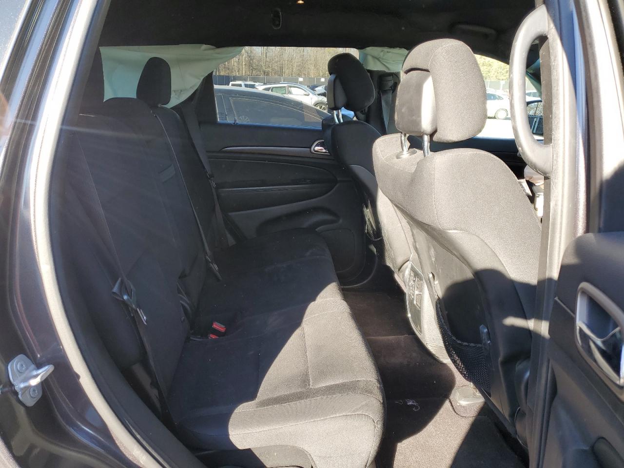 2016 Jeep Grand Cherokee - Image 11