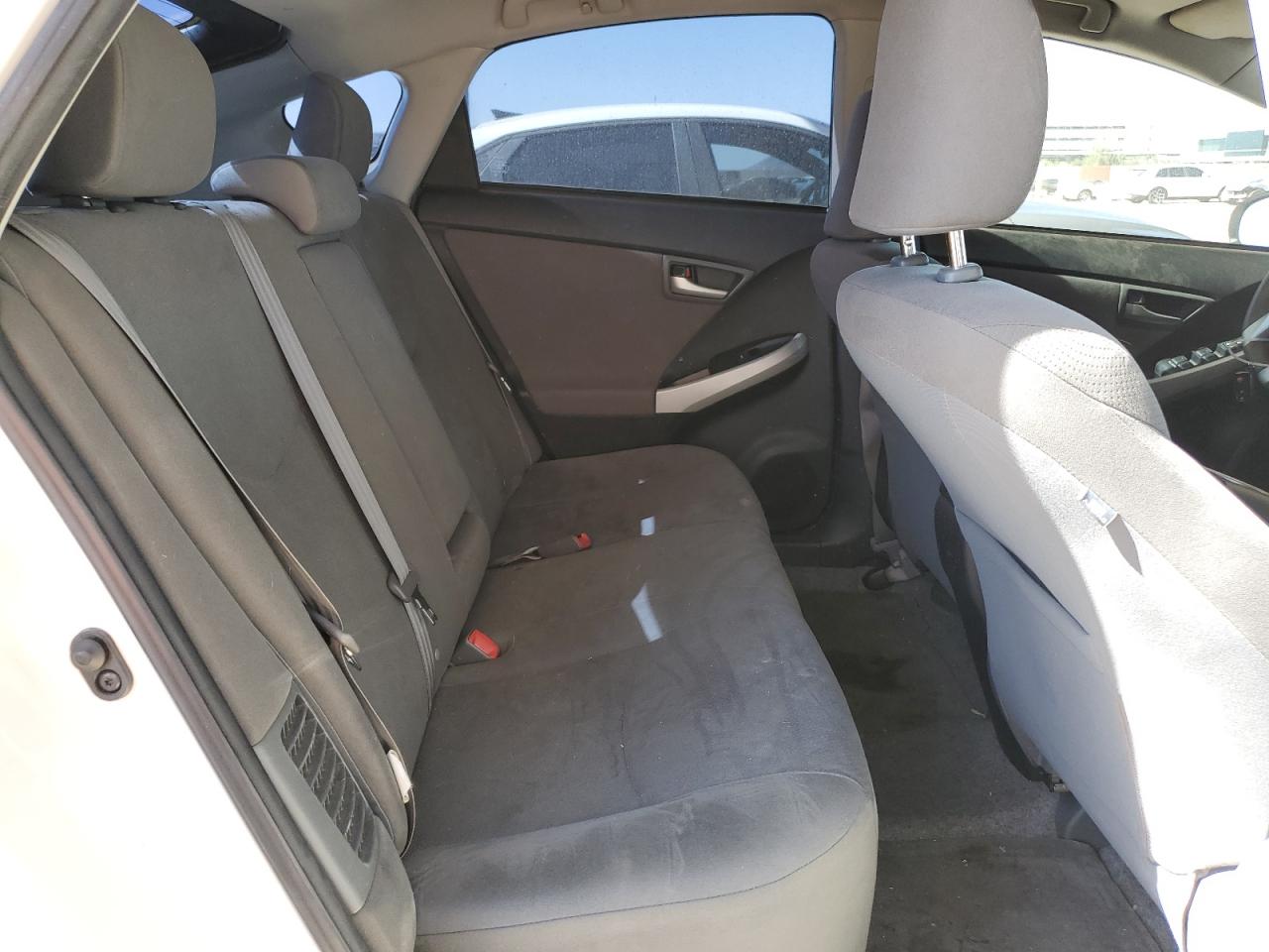 2013 Toyota Prius - Image 11