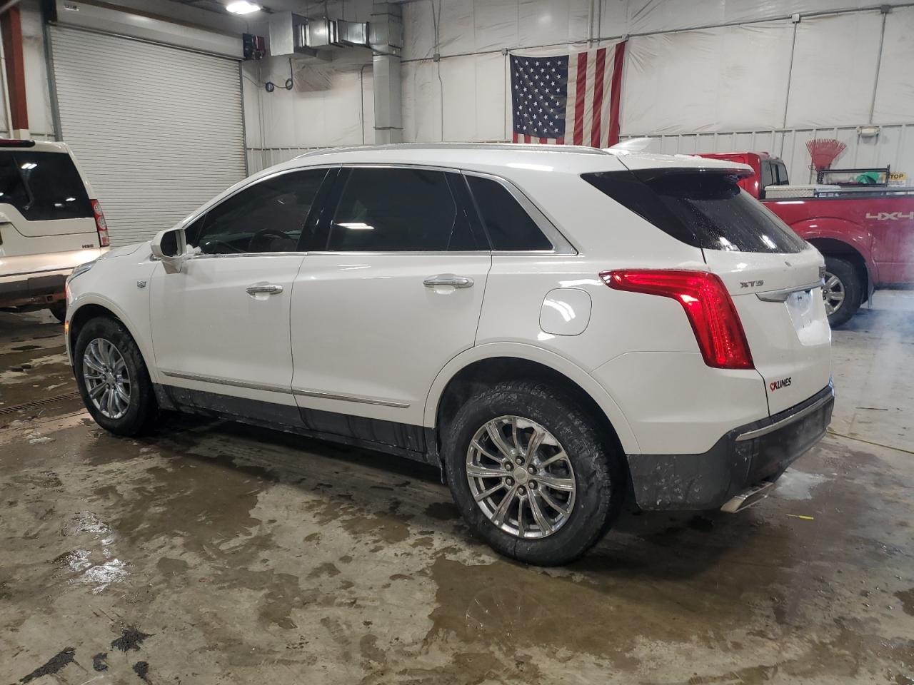 2019 Cadillac XT5 - Image 2