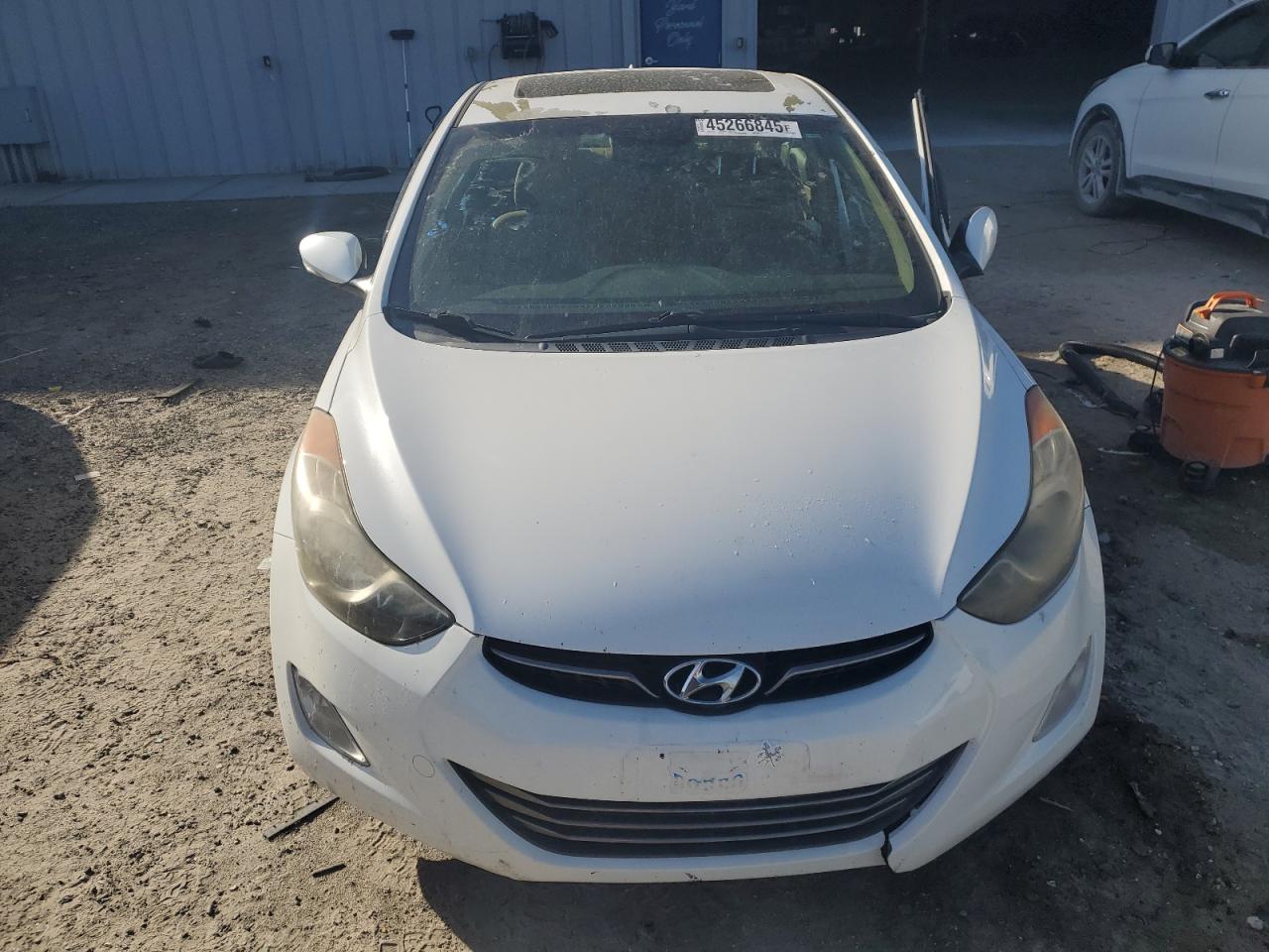 2013 Hyundai Elantra - Image 5