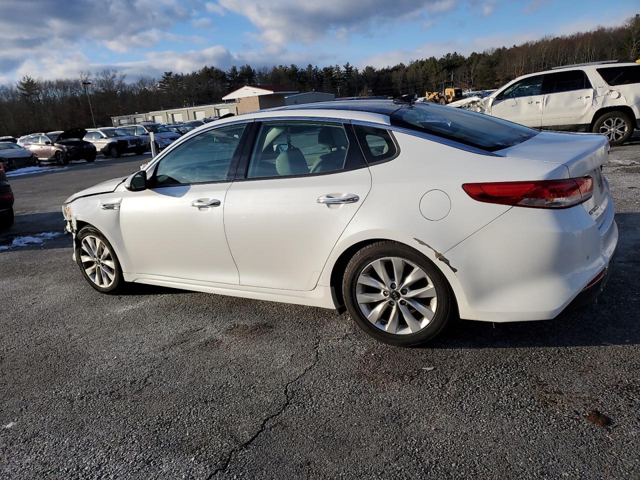 2016 Kia Optima - Image 2