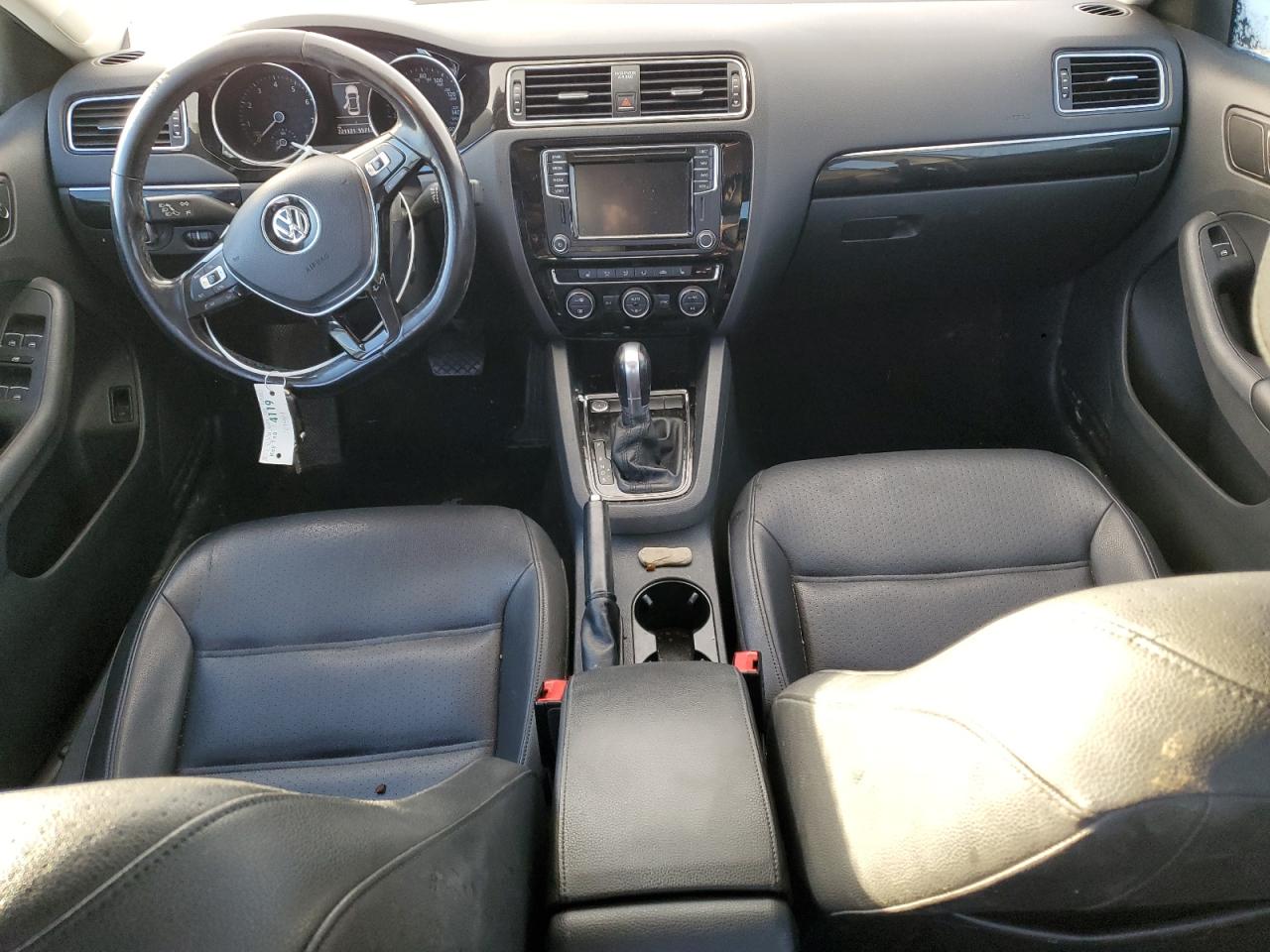2017 Volkswagen Jetta - Image 8