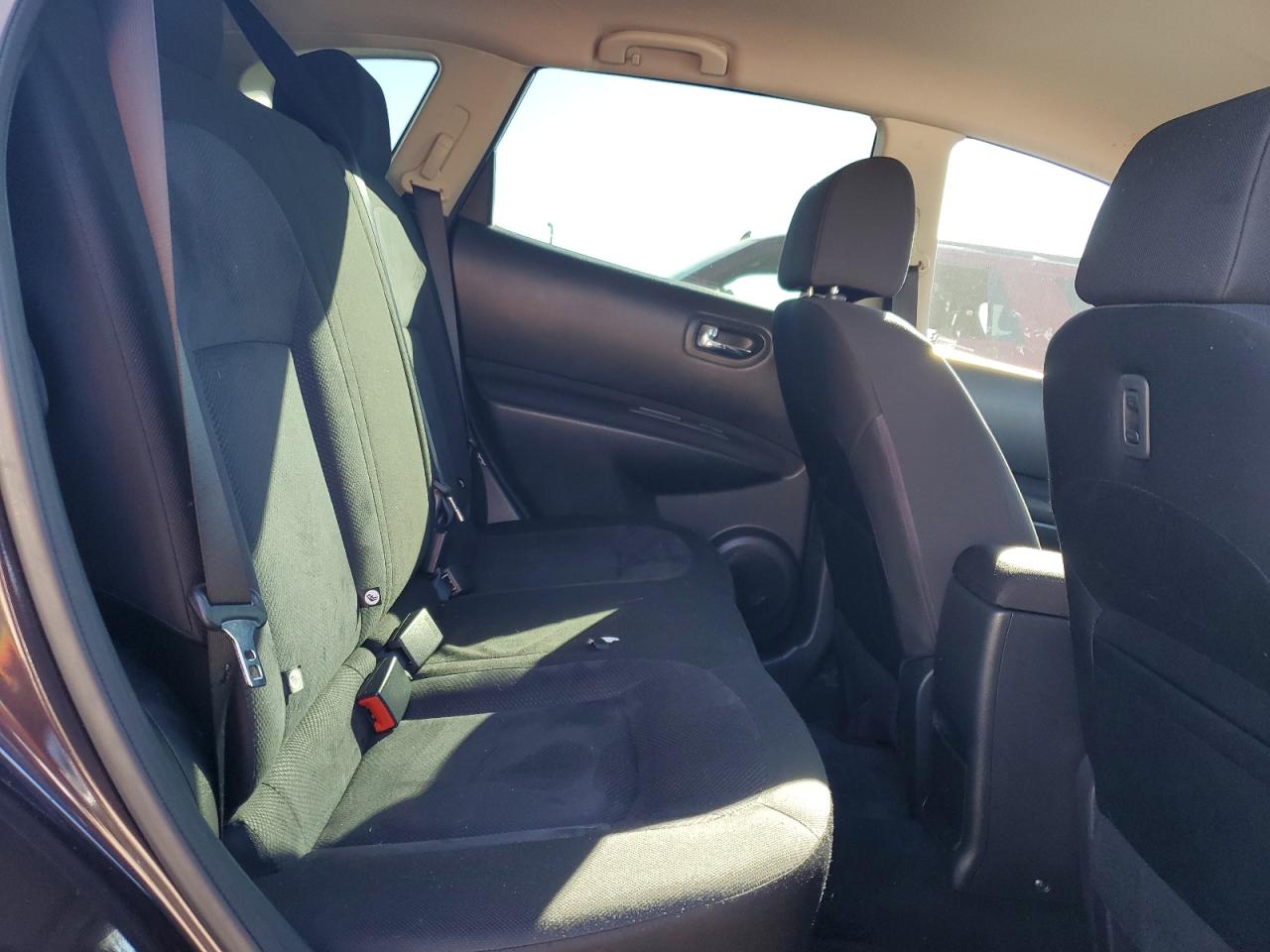 2015 Nissan Rogue - Image 11
