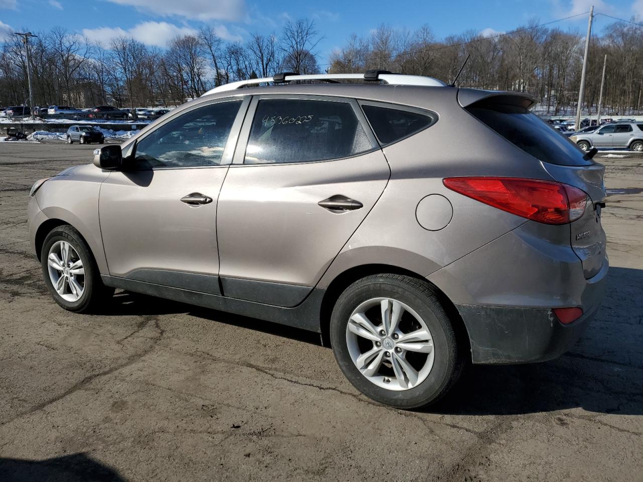 2012 Hyundai Tucson - Image 2