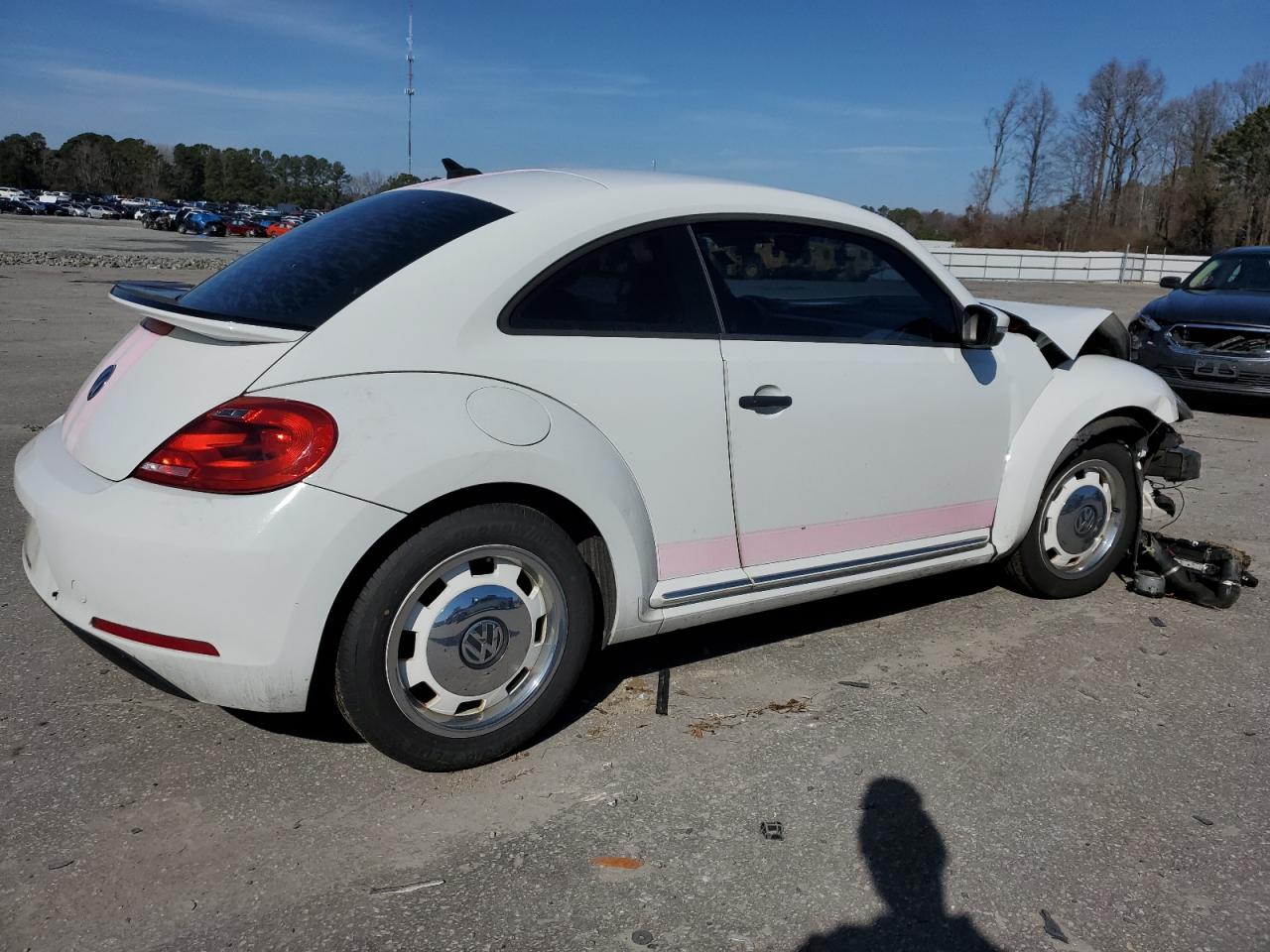 2015 Volkswagen Beetle - Image 3