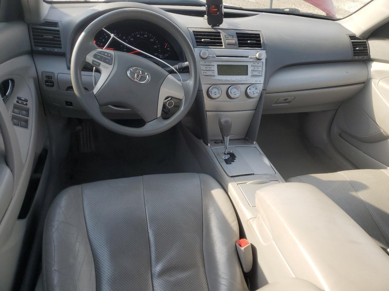 2011 Toyota Camry - Image 8