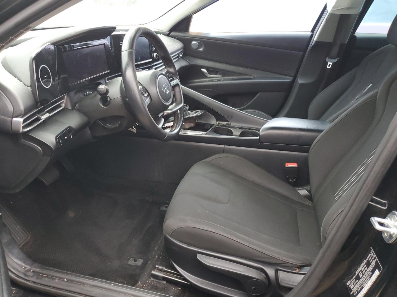 2021 Hyundai Elantra - Image 7