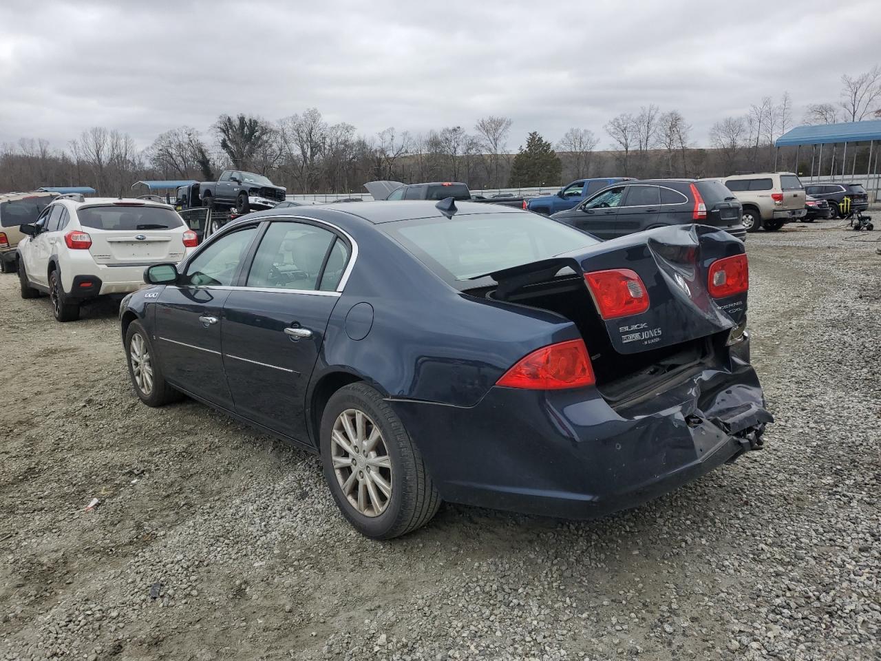 2009 Buick Lucerne - Image 2