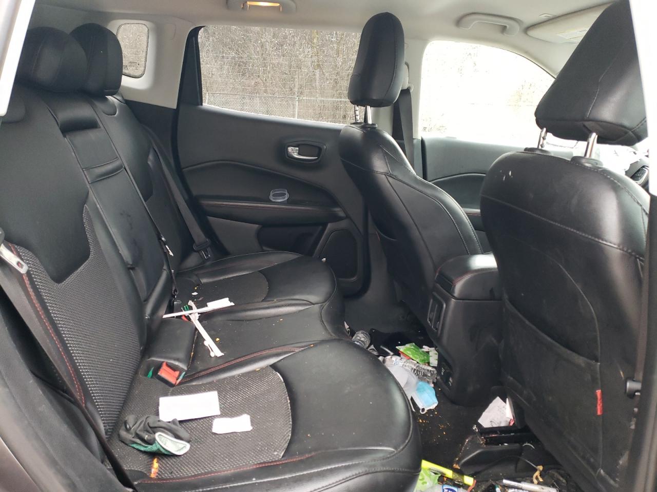 2019 Jeep Compass - Image 12