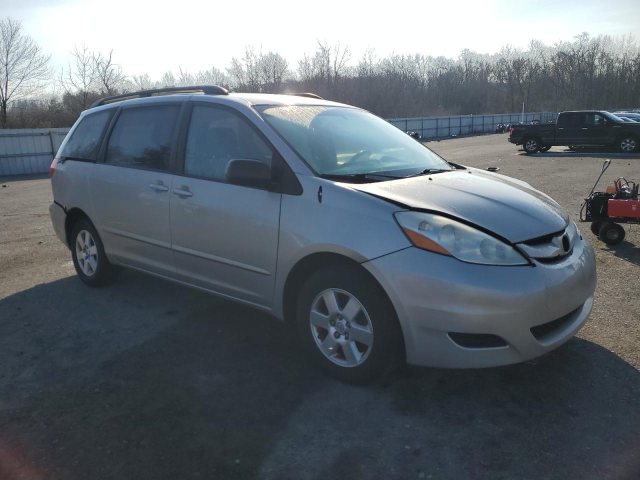 2010 Toyota Sienna - Image 4