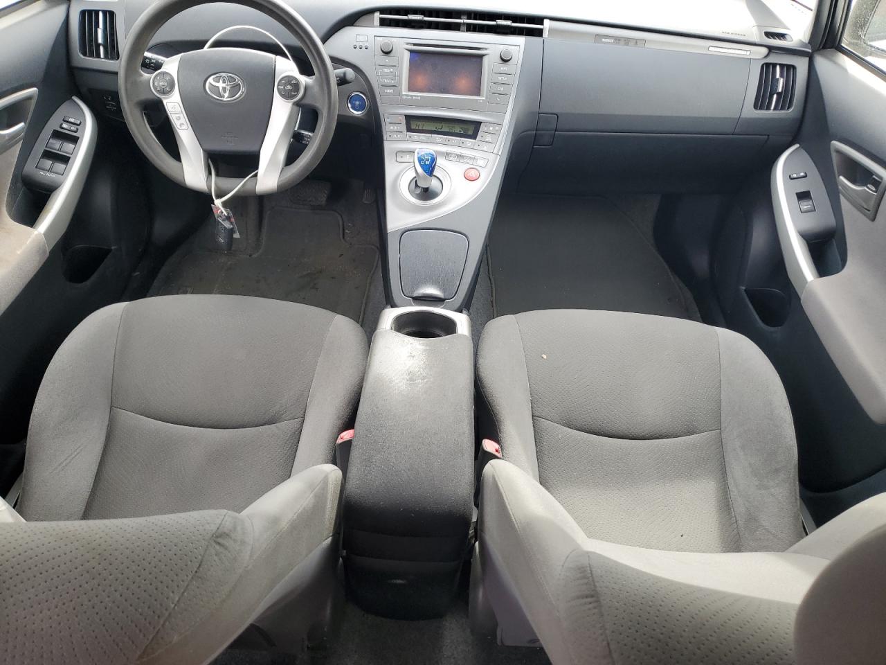 2013 Toyota Prius - Image 8