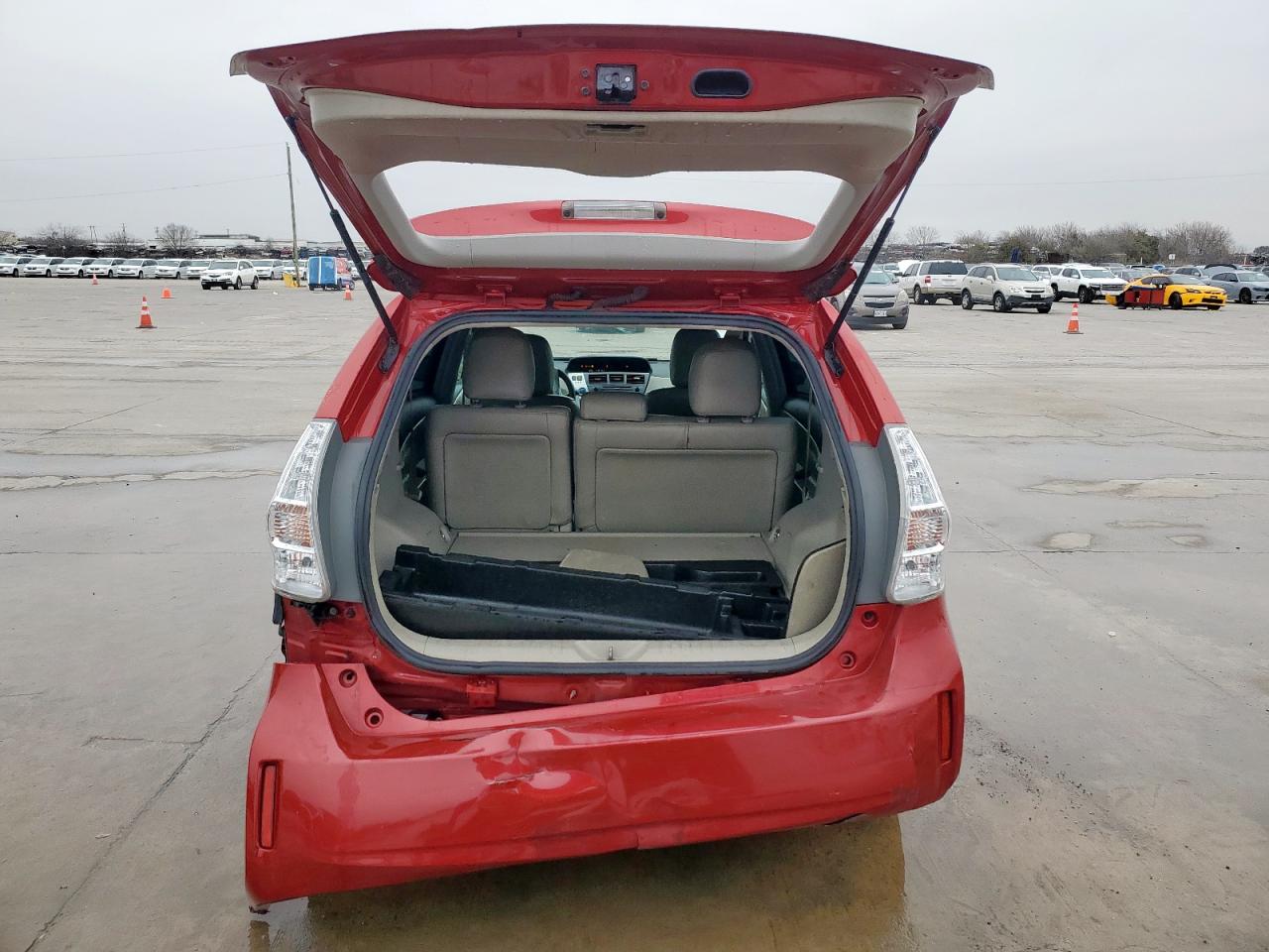 2014 Toyota Prius - Image 6