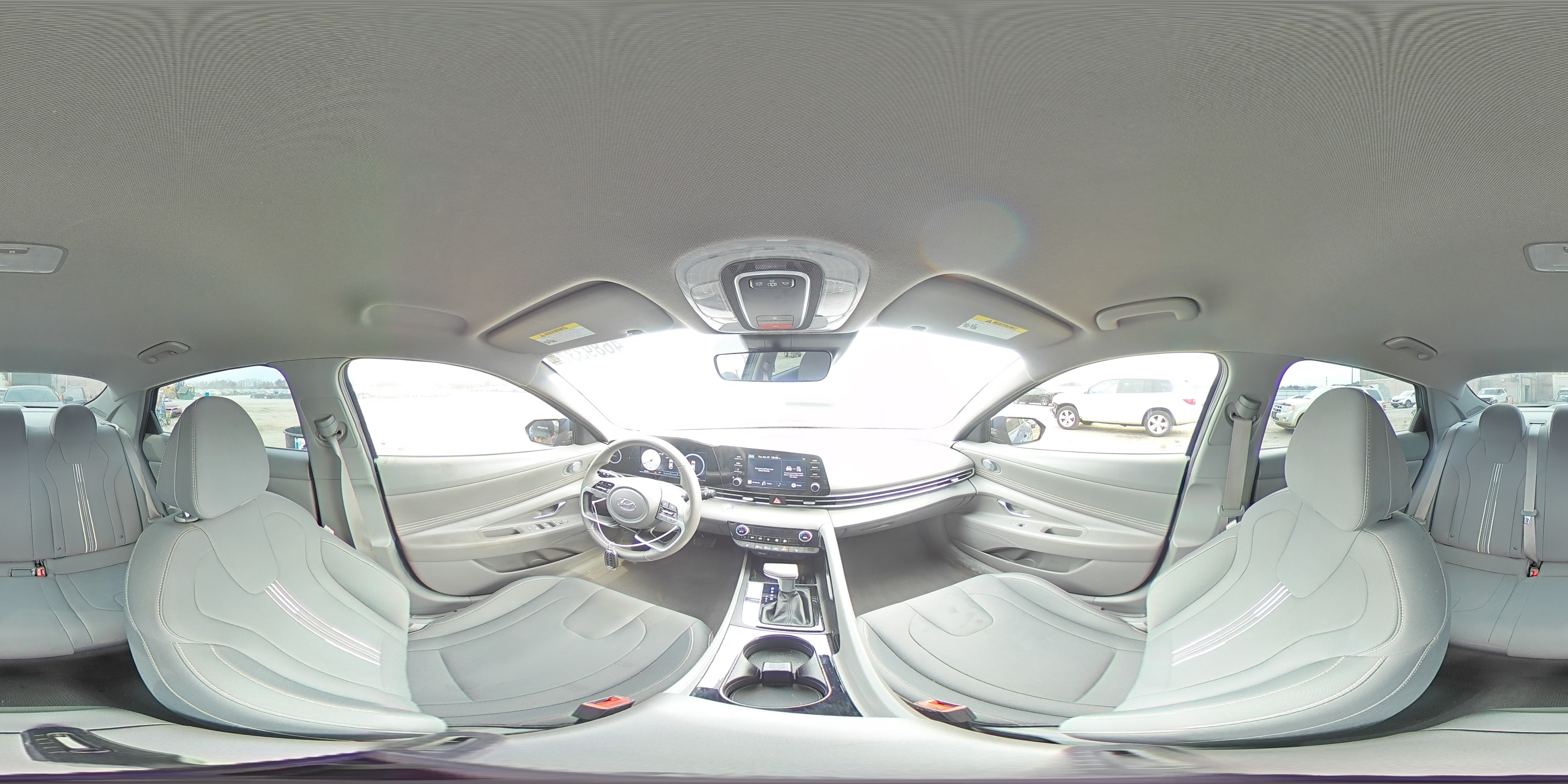2022 Hyundai Elantra - Image 13