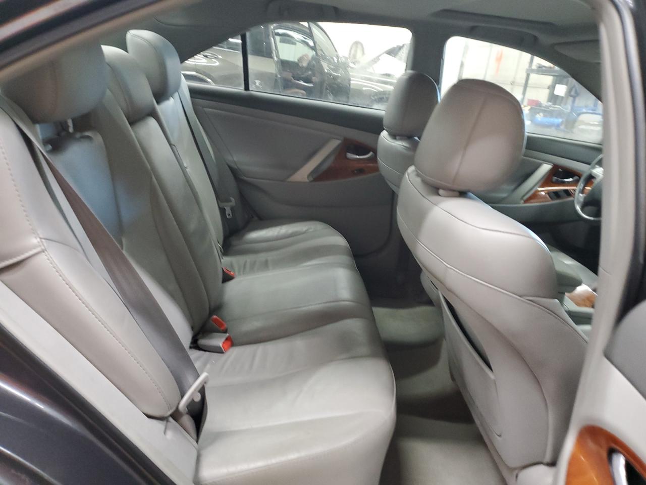 2011 Toyota Camry - Image 10