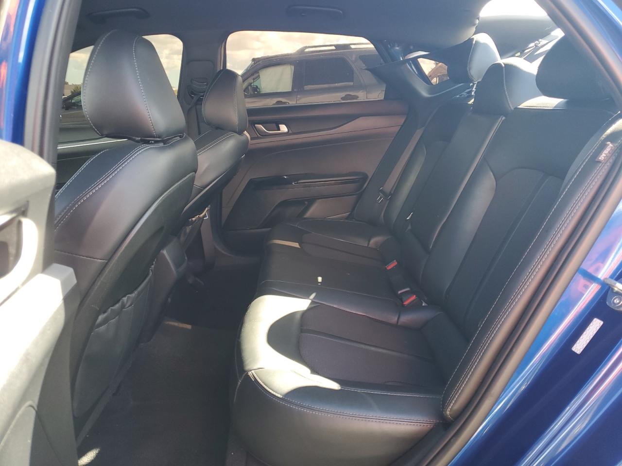 2023 Kia K5 - Image 10