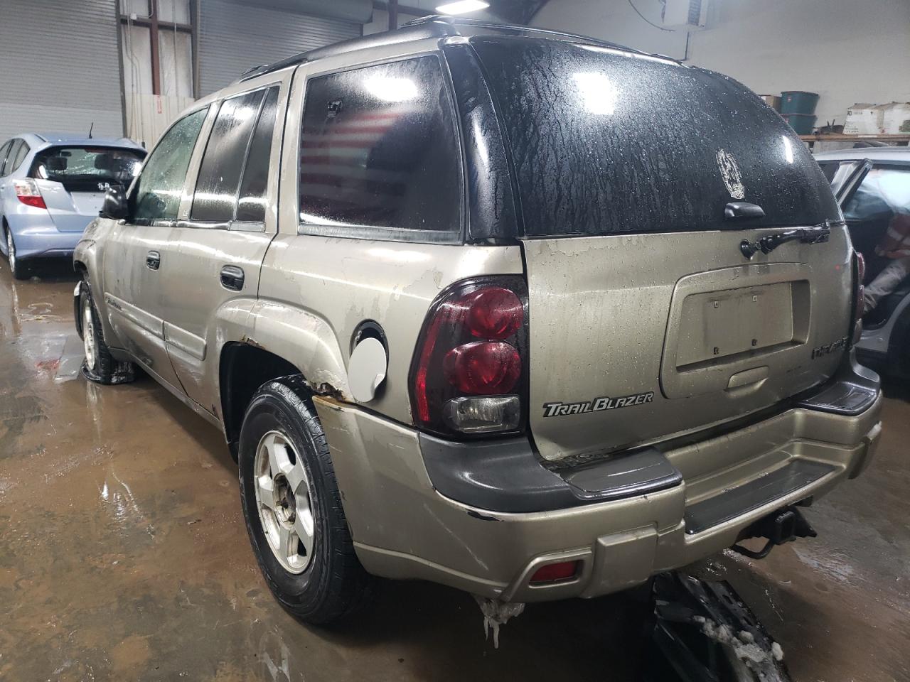 2002 Chevrolet TrailBlazer - Image 2