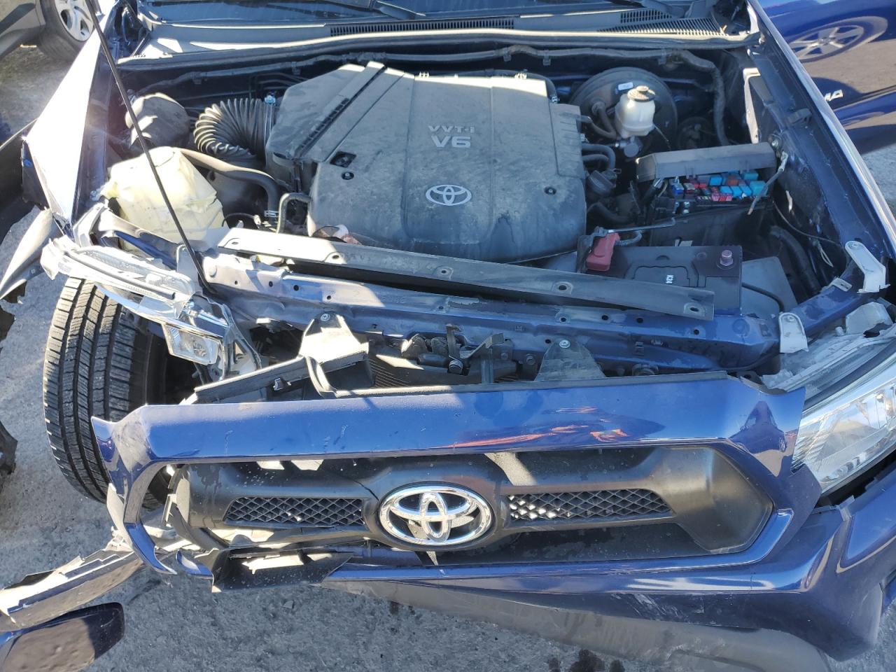 2014 Toyota Tacoma - Image 12