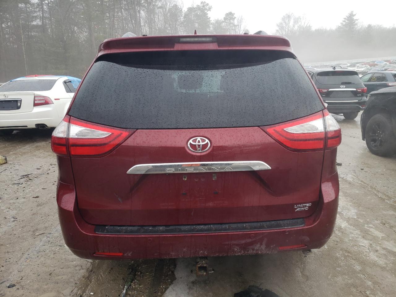 2015 Toyota Sienna - Image 6