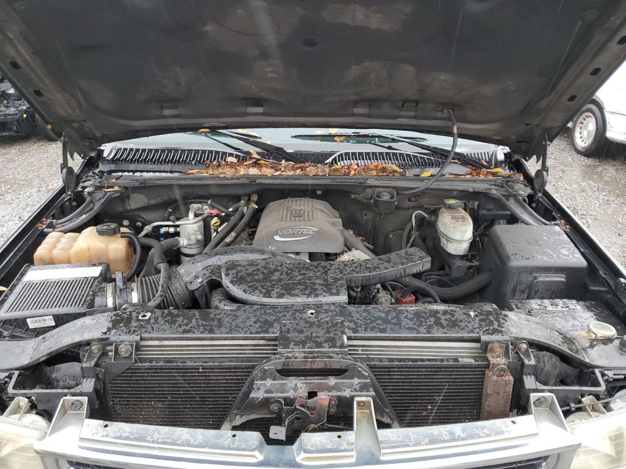 2005 Chevrolet Tahoe - Image 12