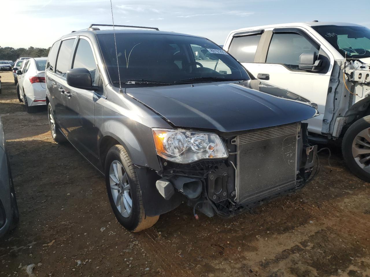 2019 Dodge Caravan - Image 4