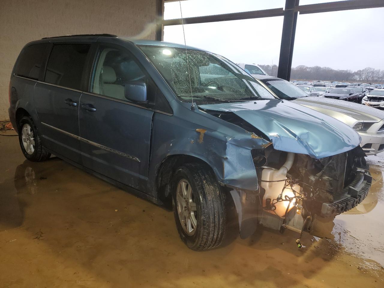 2012 Chrysler Town & Country - Image 4