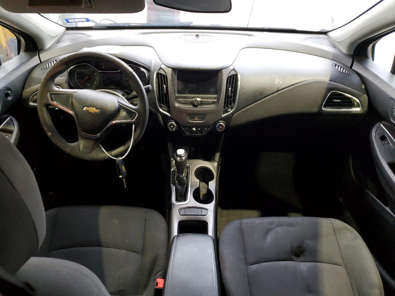 2019 Chevrolet Cruze - Image 8
